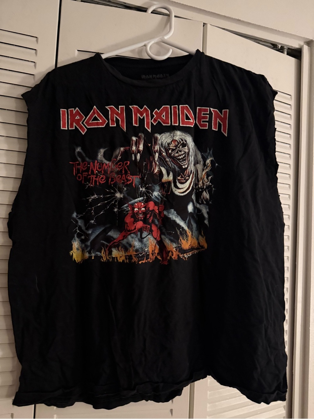 Iron Maiden The Number of the Beast Sleeveless T-Shirt Black & Red XL